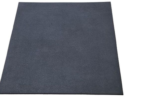 Wasserundurchlässige Vollgummimatten 1x1 m 20 mm